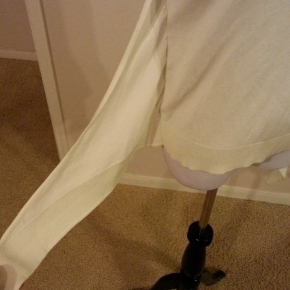 NWT THEORY twist front knit top (P.M) - Picture 4 of 9